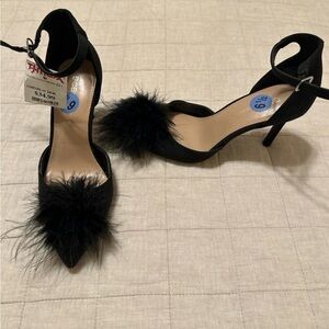 BCBG black Feathered  Heels